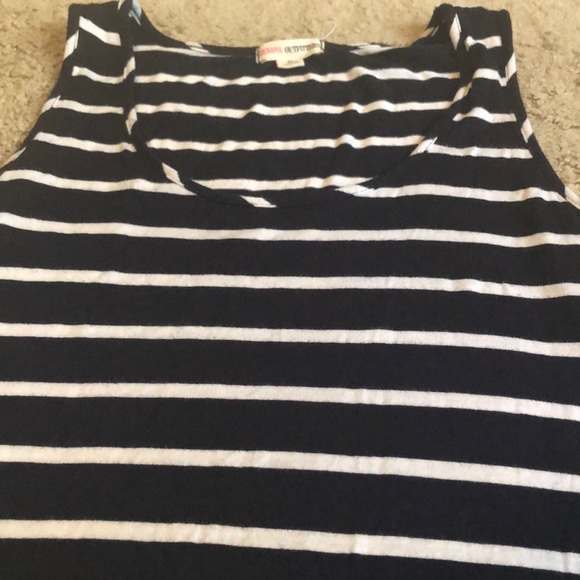 Zenana Outfitters Size Medium Top - Picture 3 of 5